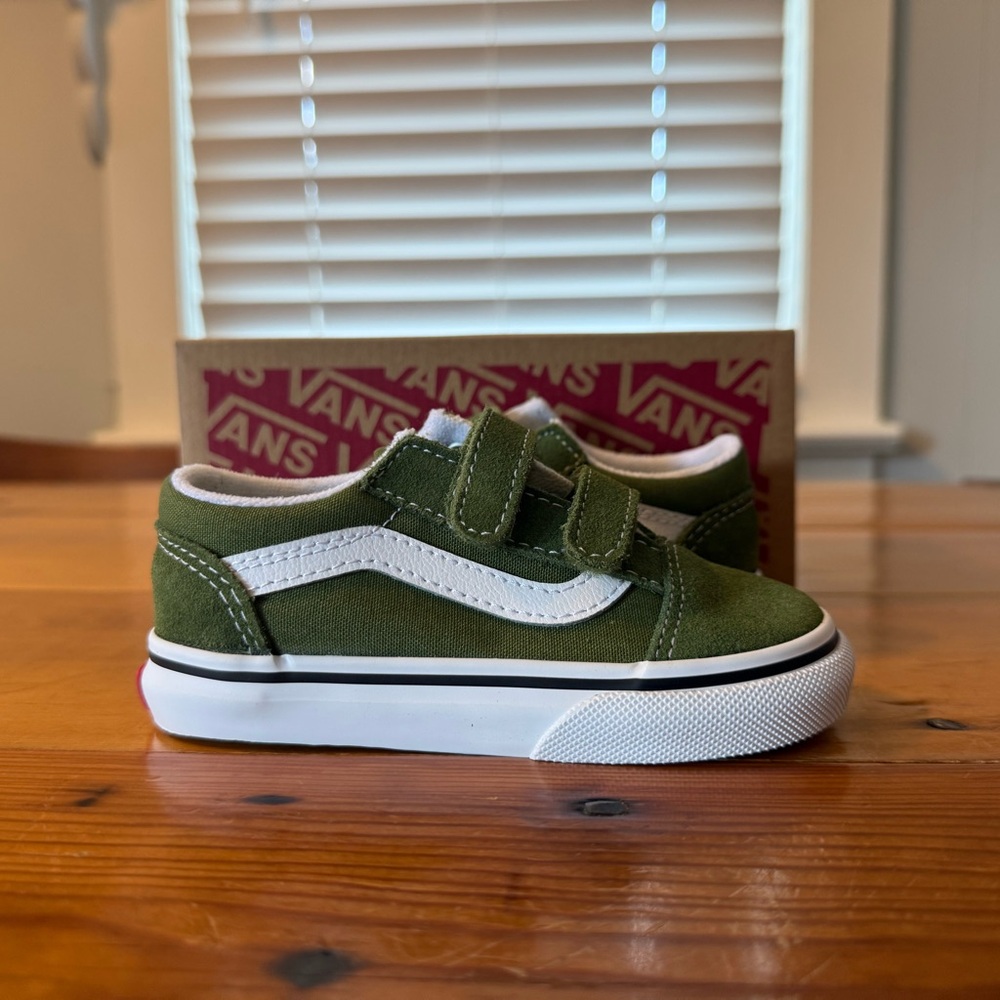 NEW Vans Little Kid Sneakers Size 7.5